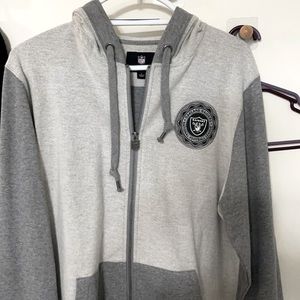 Women’s NFL Pro Line Oakland Raiders zip up hoody